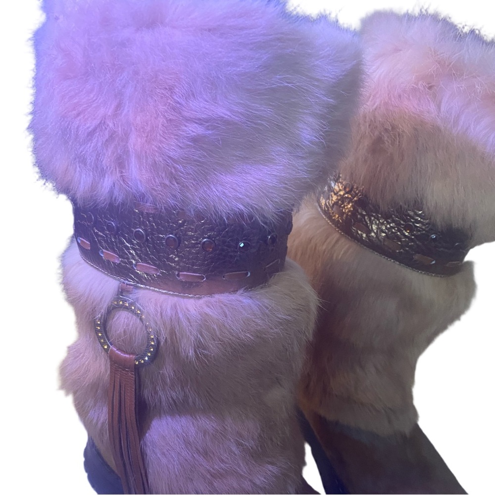 Enzo Angiolini

Pony hair boots Boots - Picture 7 of 9